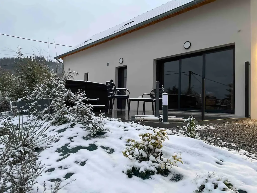 Terrasse cloturé + parking